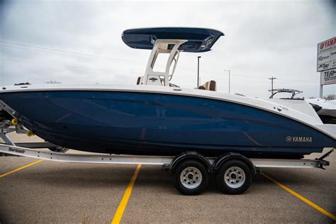 Yamaha 252 FSH Sport: Power, Versatility, and Comfort on the .